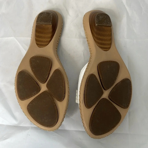 NATURALIZER Ellen Kitten Heel Buckle Banded Slide Sandal White Genuine Leather 7 - Picture 8 of 11